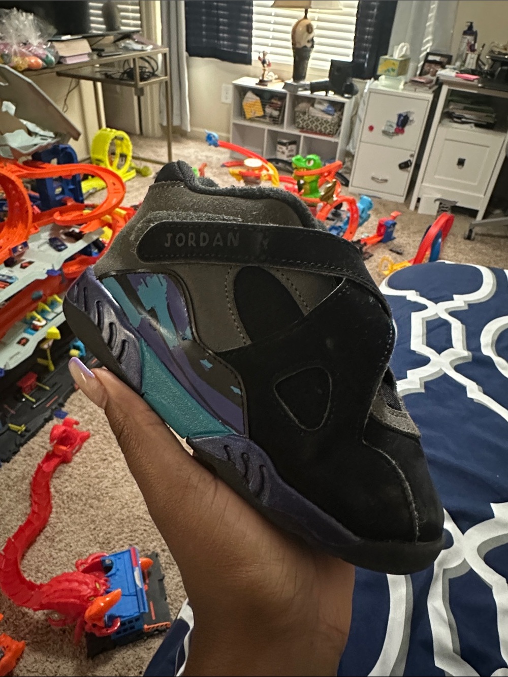 Air Jordan Retro 8 Sneaker